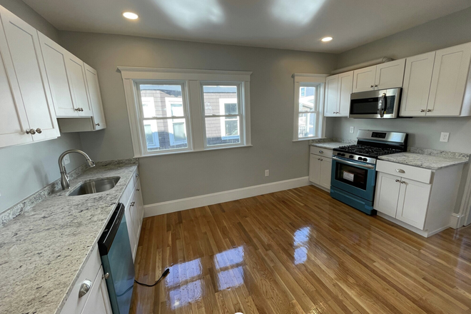 Call NOW for showings! 617-236-8600 - BERWICK RD - HUGE TOP FLR DUPLEX 4BR AVAIL *6/1/2027* W/ 2 BATH, LNDRY IN BLDNG, PORCH, EIK, DW Apartments