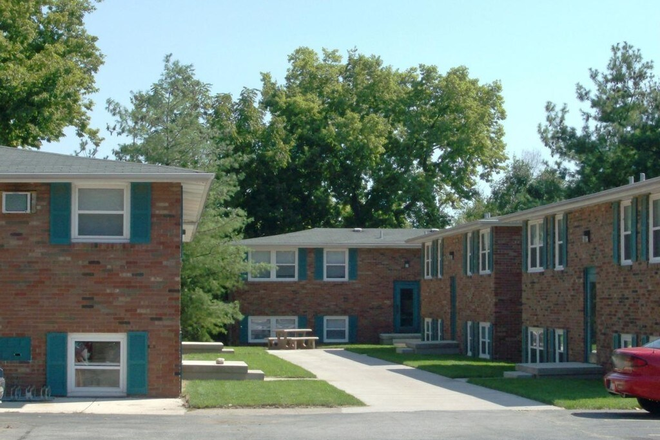 Outside Street View - Pointe West