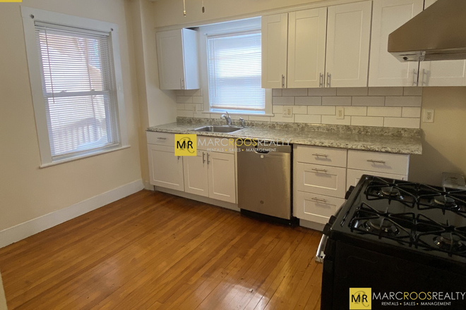 Call NOW for showings! 617-236-8550 - MAIN STREET - GORGEOUS SOMERVILLE 2 BED W/ LAUNDRY IN THE BUILDING! *AVAIL NOW!* Apartments