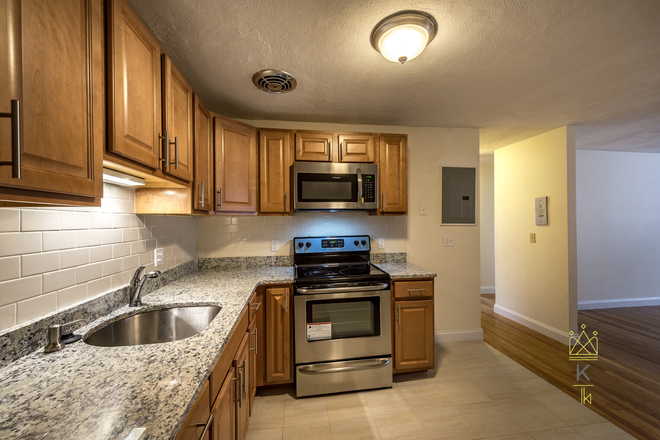 Kitchen - Awesome Apartments in North Brookline Near Comm Ave/BU Campus! H/HW inc. Laundry in Building