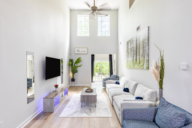 Living Room - Wild Wing Townhome close to Campus