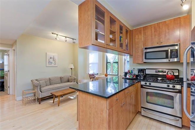 Kitchen - 1 Bedroom Spring Sublet Available Steps from Campus Apartments