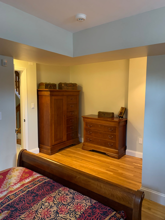 Bedroom fully furnished - Furnished bedroom , study, private bath with kitchen privileges in single family brownstone. Townhome
