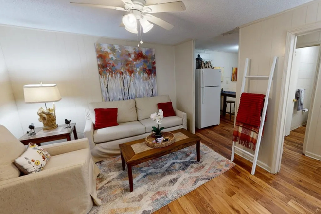 Living room - Canterbury Apartments, Close to campus, Student friendly