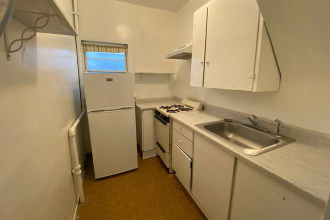 2 - AUGUST PRELEASING: 943 9th St Apartments
