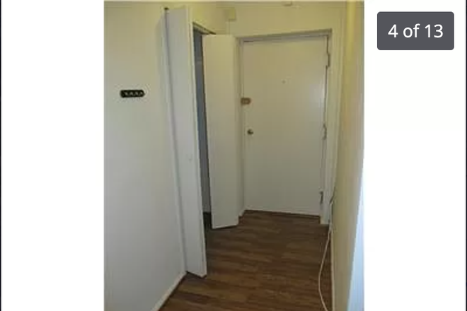 corridor - 2 bed room that can house 3 students available for rent for the Aug 2026 to June 2027 academic year