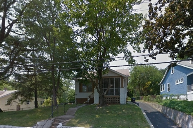 Streetview - Newly Renovated Rental Unit in Basement of the House - Newly Renovated Fully-furnished Graduate/Faculty Rental Unit House