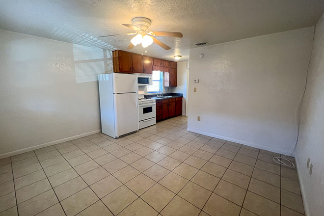 Photo - 1265 - Madison Manor Apartments