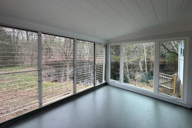 Sunroom - House for Rent