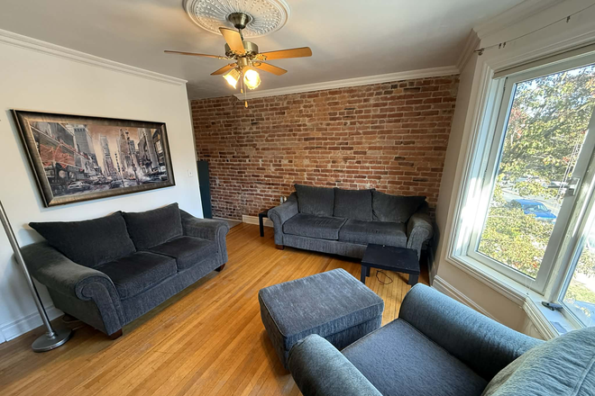 Living Roo, - ANNEX/YORKVILLE PRIVATE ROOM FOR RENT