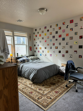 Bedroom - Great house close to campus!