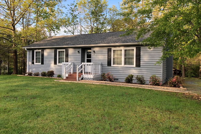 Exterior 4 - 3 Bed/2 Bath Ranch, Lake Monticello, Quiet, Gated Community