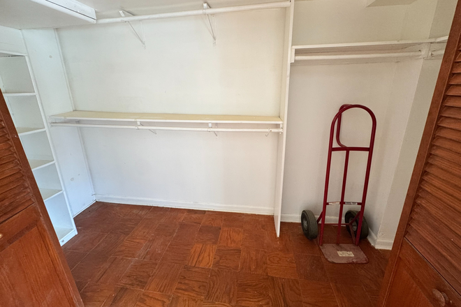 huge closet - 1 bed/1bath Condo with View close to campus