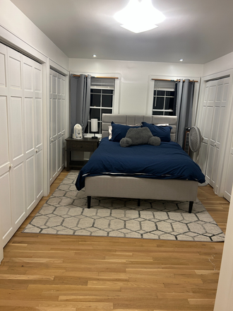 Bedroom - House in Quiet Neighborhood Close to Campus
