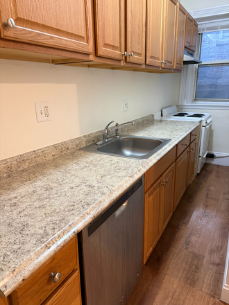 Kitchen - NO FEE - NOVEMBER 1ST - 1 Bedroom Apartment on Huntington Ave. - GRAD STUDENTS
