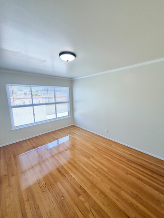 bed - Apartment for rent steps from Geary St and 10 minutes from USF Campus