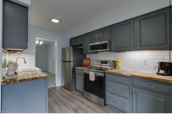 Kitchen - SPRING '26 SEMESTER Master Bedroom in Townhome 7 minute drive from campus