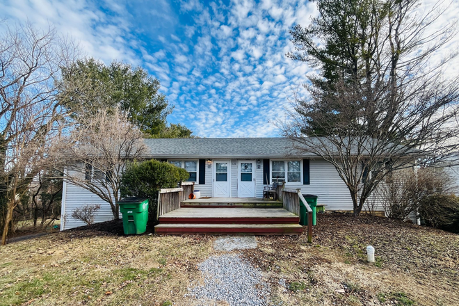 Photo - 2 Bedroom, 1 Bath Apartment
