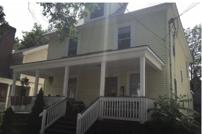 https://burlingtonvermontapartments.com/property/21-north-union-street-b/ - 21 North Union Apartments
