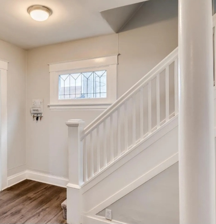 Entry - Spacious 3BR Evanston home - Walk to Xavier, Minutes to Downtown, UC, Norwood, Oakley