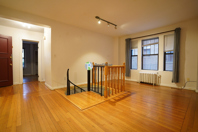 1 - AVAIL SEPT 1st! Spacious 4B/2B Incl. H/HW + Laundry in-building NO BROKER FEE! Apartments