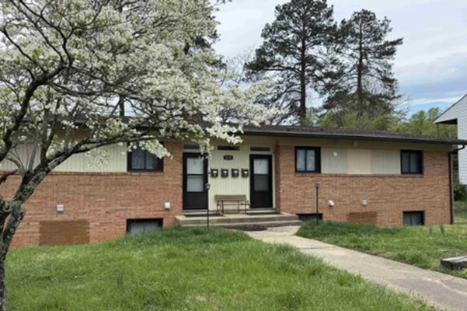 Welcome to 115 Apple Tree Lane - Renovated apartment near Football stadium
