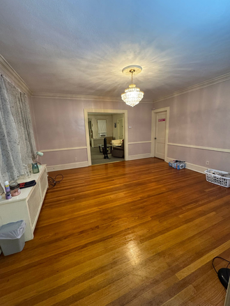 Huge Dinning room - Looking for a third roommate! Apartments