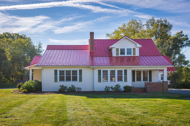  - 4BR/3.0BA
