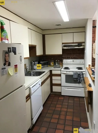 Call NOW for showings! 617-236-8550 - GAINSBOROUGH ST - 2 FLOOR DUPLEX 2BR/1BA IN SYMPHONY AVAIL *9/1/2026* W/ IN UNIT W/D, DINING RM! Condo