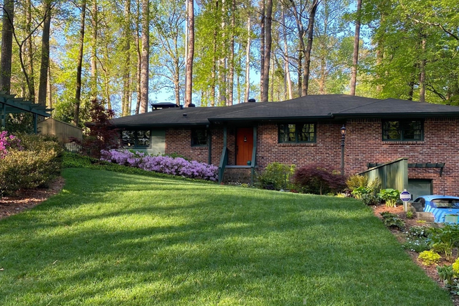 Ground floor apt w/private entrance - Fully furnished single apt with private access in Medlock Park
