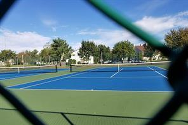 Tennis Court - 2BR/2.5 bath thome-Drewes Ct-Lawrence Twp.
