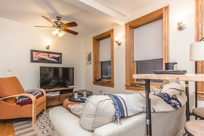 Living Space - Charles St 2 Bed Beacon Hill