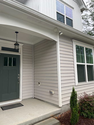 Exterior - Townhouse close to Centennial campus