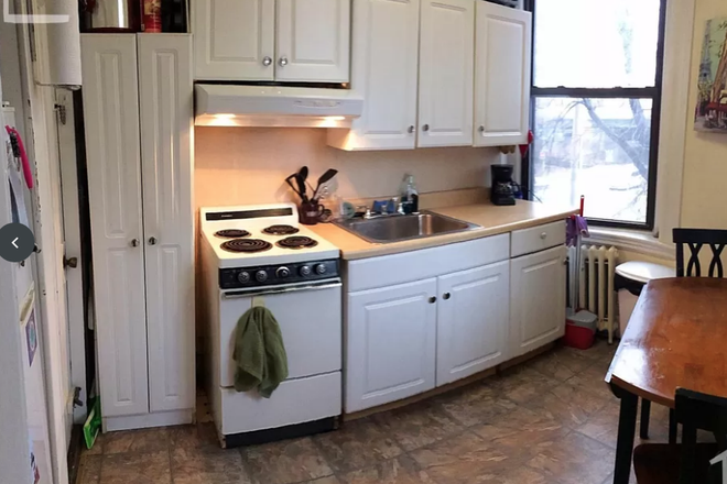 kitchen - LOCATION!! 2 Bed / 1 Bath w/ Heat and Hot Water Inclu.! Available 9/1/24!! Apartments