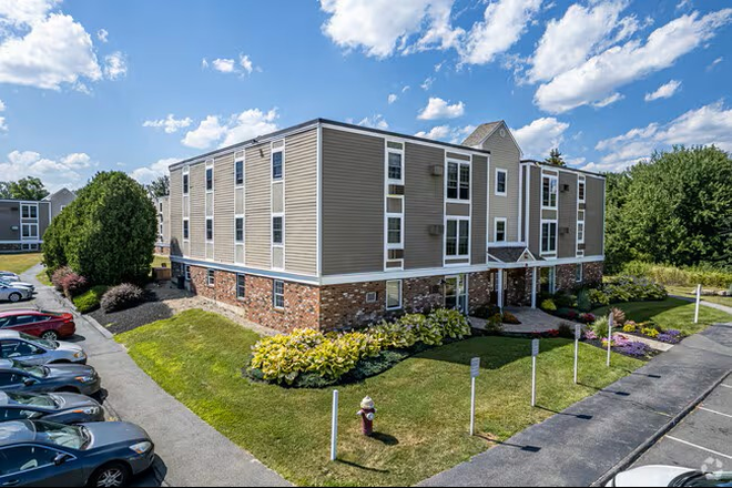 Outside View - The Boulders Apartments