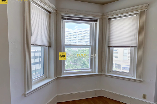 Bedroom-LIVINGROOM - WESTLAND AVE STUDIO MOVE IN JANUARY 1,2026 CLOSE TO NU AND BERKLEE