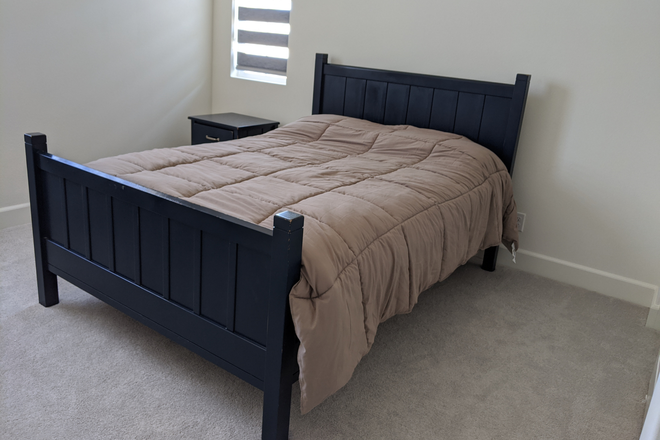 upstairs bedroom - UCI Medical Students and Residents, rotating away med students, travelling med professionals