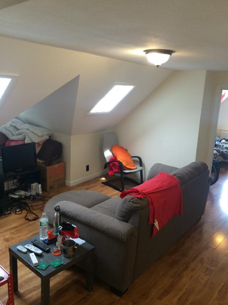 Call NOW for showings! 617-236-8600 - CENTRE STREET - AWESOME JAMAICA PLAIN 3 BED W/ LAUNDRY IN THE UNIT! *AVAIL 9/01/2025* Apartments