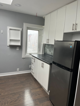 Kitchen with washer and dryer - 1 bedroom apartment in the Annex.