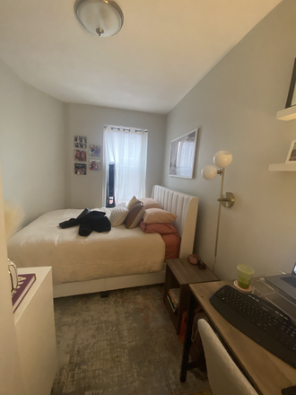 . - *NO BROKERS FEE!* HEAT AND HOT WATER INCLUDED!! 2 Bed / 1 Bath in NORTH END Avail. 4/1/26! Apartments