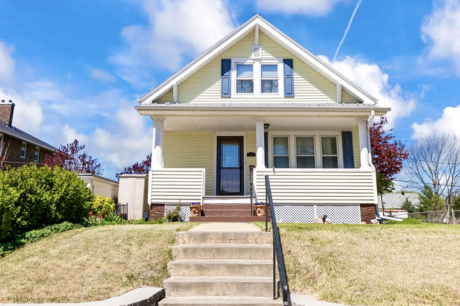 Front of House - Gordon Street House