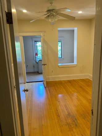  - 39 Parkvale Avenue Apt 6 - 1 Fully Furnished Bedroom