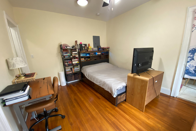 Bedroom - Studio Apartment summer 2025 sublease | 247 Chestnut Hill Ave.