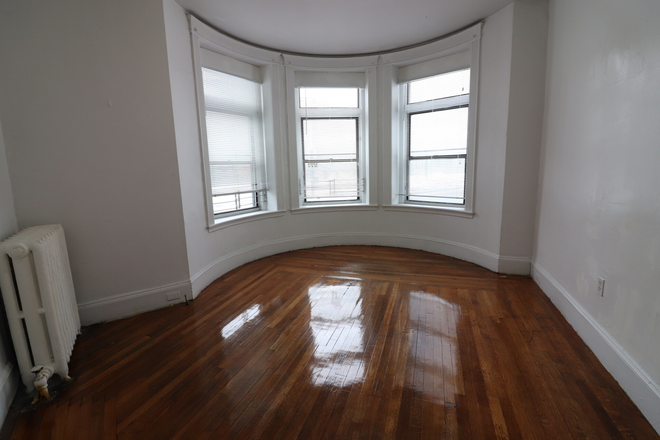 bedroom - Sunny 1 bed split - landlord pays the fee, one month free rent!