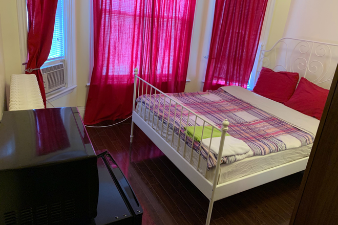 Queen bedroom for 1 or 2 people - Students or Coop/Interns , Fully Furnished Rooms, All Inclusive Rental