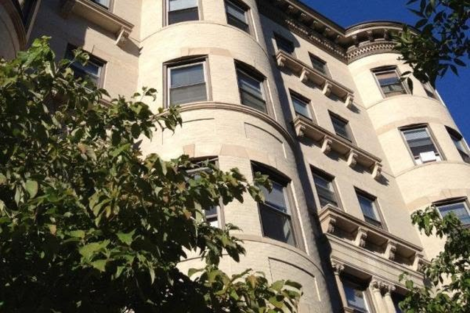Building Exterior - 1 Bedroom Available in 2 Bedroom Apartment - 12 Month Lease Starts July 1st.