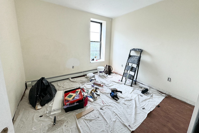 Living room - 3 Bedroom Apartment Duplex on Ruggles St