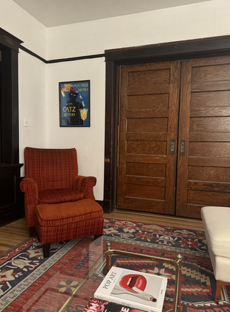 Living Room - One Bedroom in House on The Hill