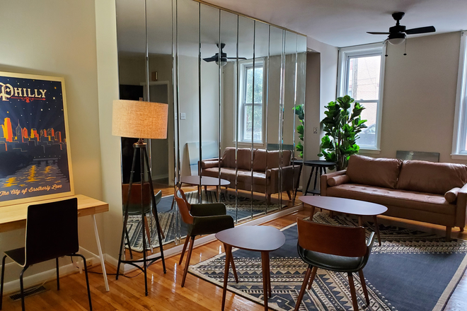 Living Room - Spacious, Close to Drexel & UPenn Townhome