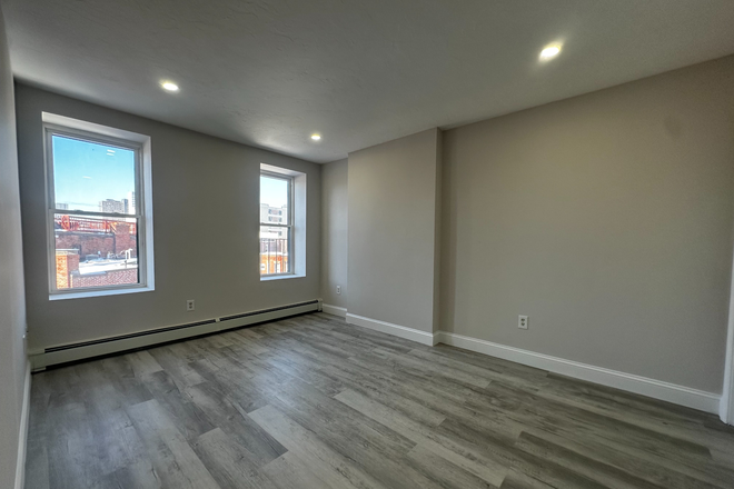 Bedroom - Walk to Northeastern! | Fully Applianced Kitchen | Open Concept Living Apartments